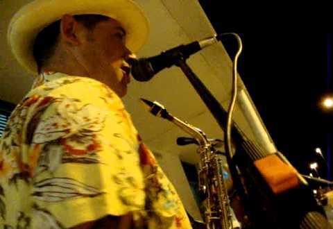 Bari, alle Officine Clandestine concerto dei Los Cazzaros